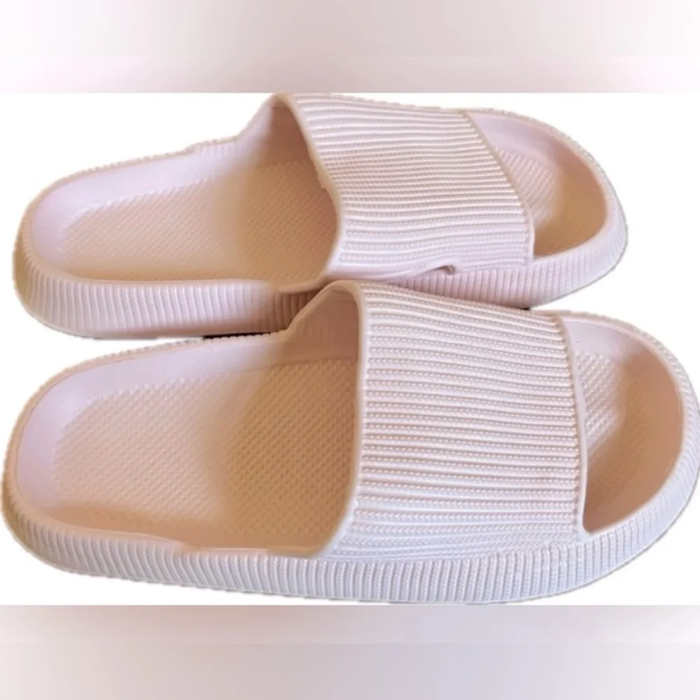 Pink Textured Slide Sandals. Comfortable and cute. Women’s size 8.5